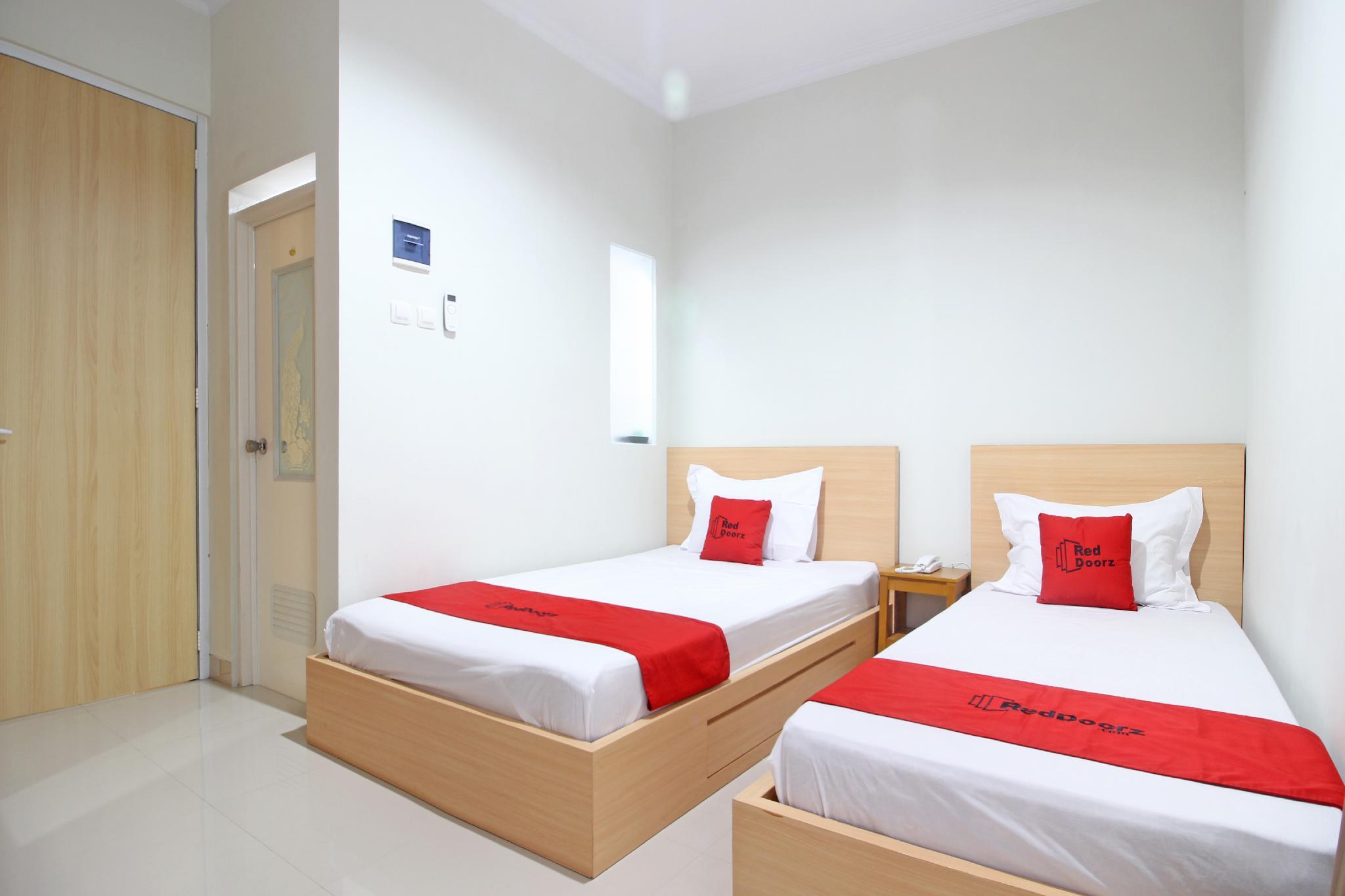 Reddoorz Near Amikom Yogyakarta Salakan Exteriör bild