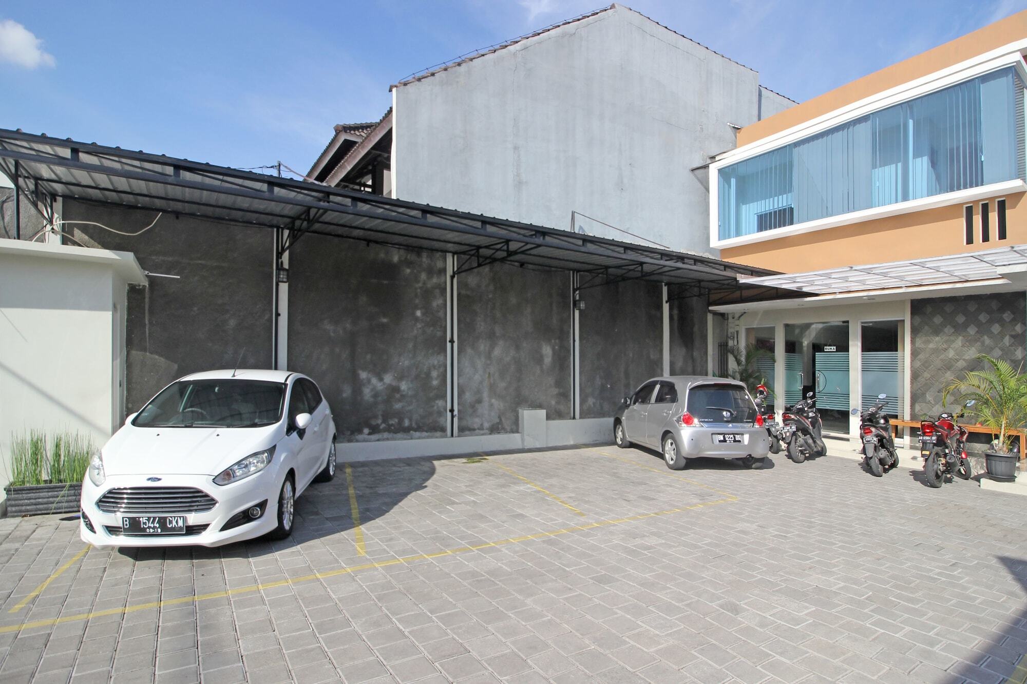 Reddoorz Near Amikom Yogyakarta Salakan Exteriör bild